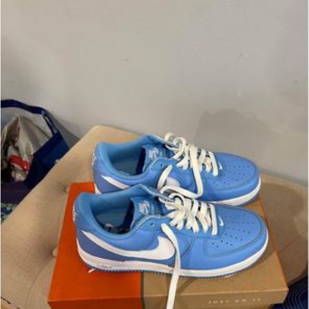 Nike Air Force 1 Low '07 Retro University blue/white. Size 8 Men